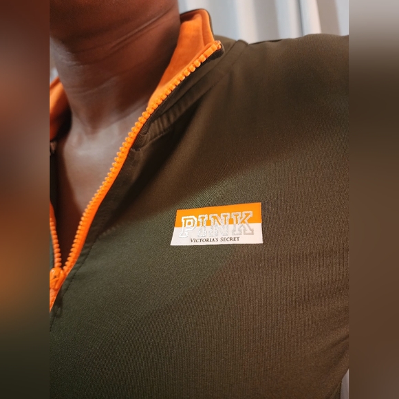 Pink Victoria Secret top - Picture 3 of 4